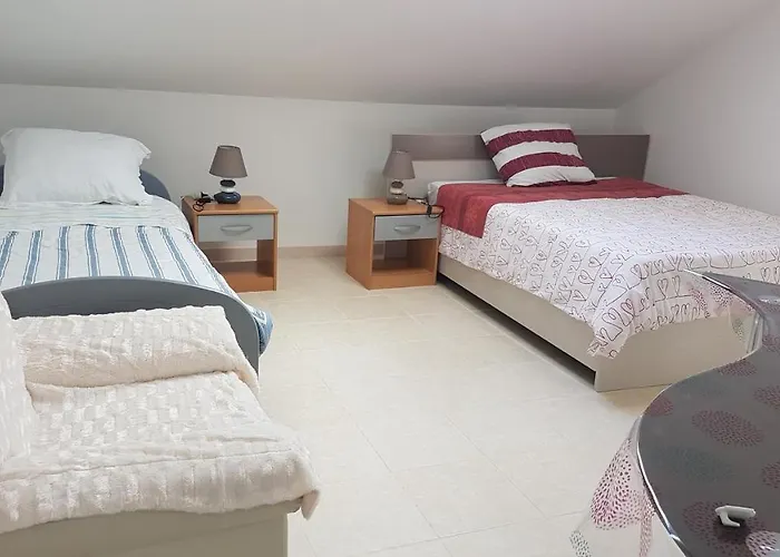 Coloc Supergite Spacieux Proche Toutes Commodites Guest house Saint-Just-Sauvage